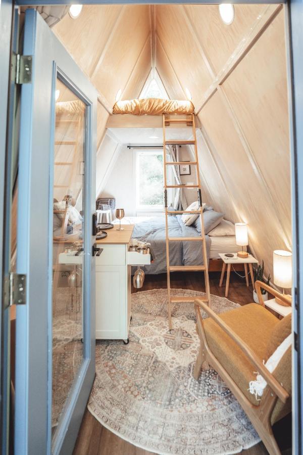 RockbridgeBlue Brambler Glamping A-Frameアパートメント エクステリア 写真