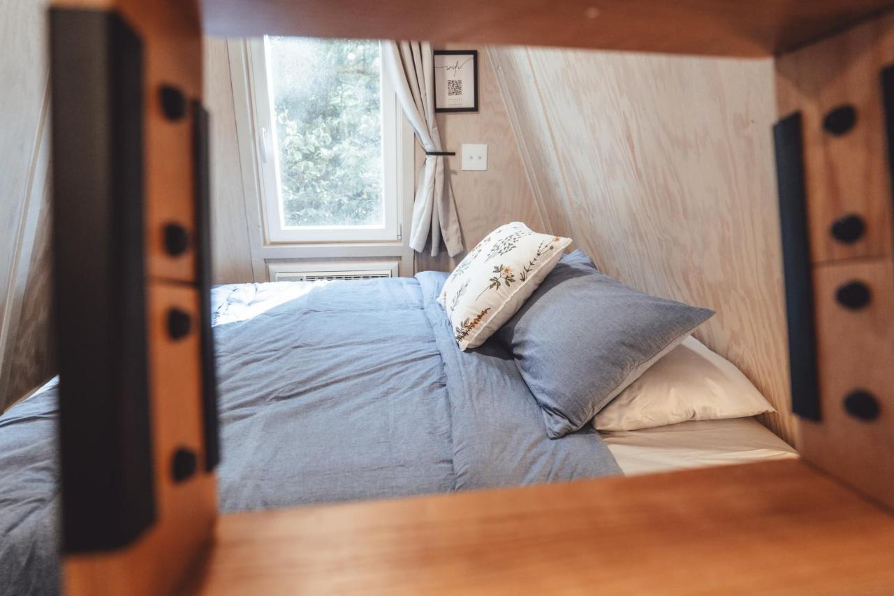 RockbridgeBlue Brambler Glamping A-Frameアパートメント エクステリア 写真