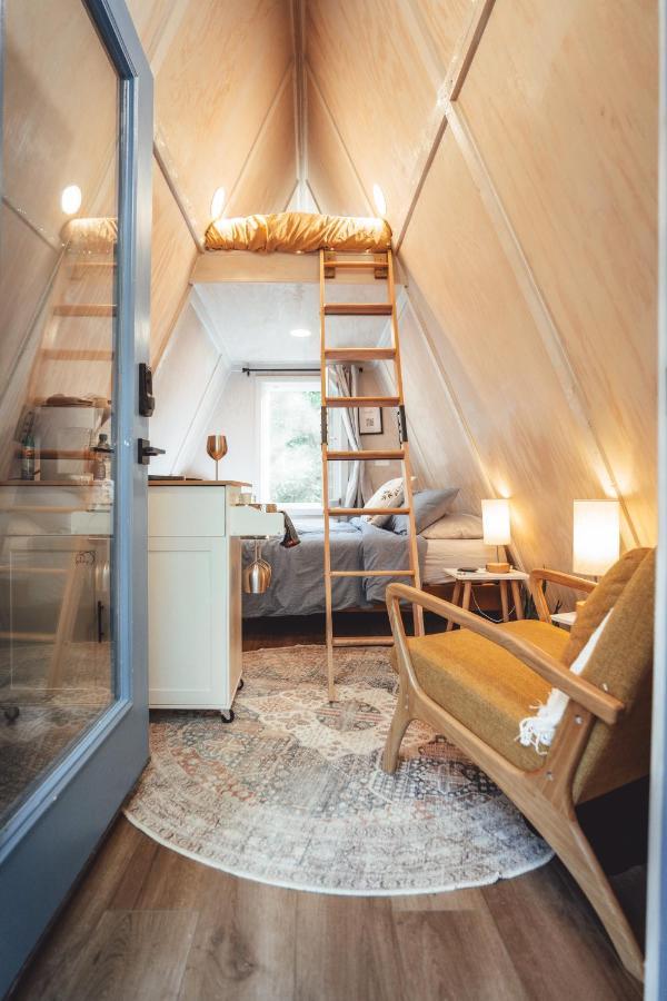 RockbridgeBlue Brambler Glamping A-Frameアパートメント エクステリア 写真