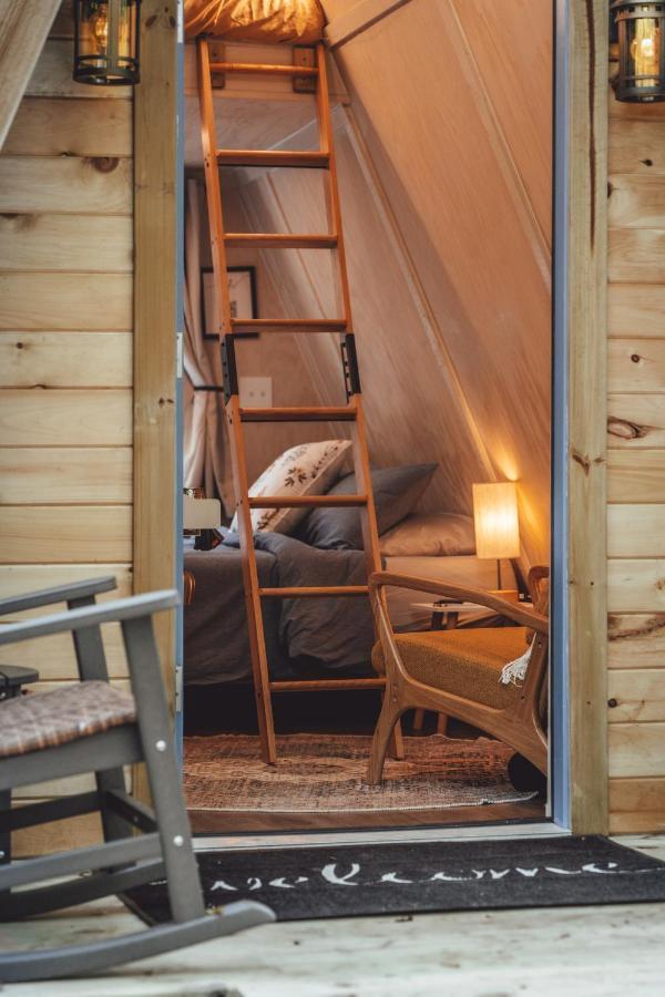 RockbridgeBlue Brambler Glamping A-Frameアパートメント エクステリア 写真