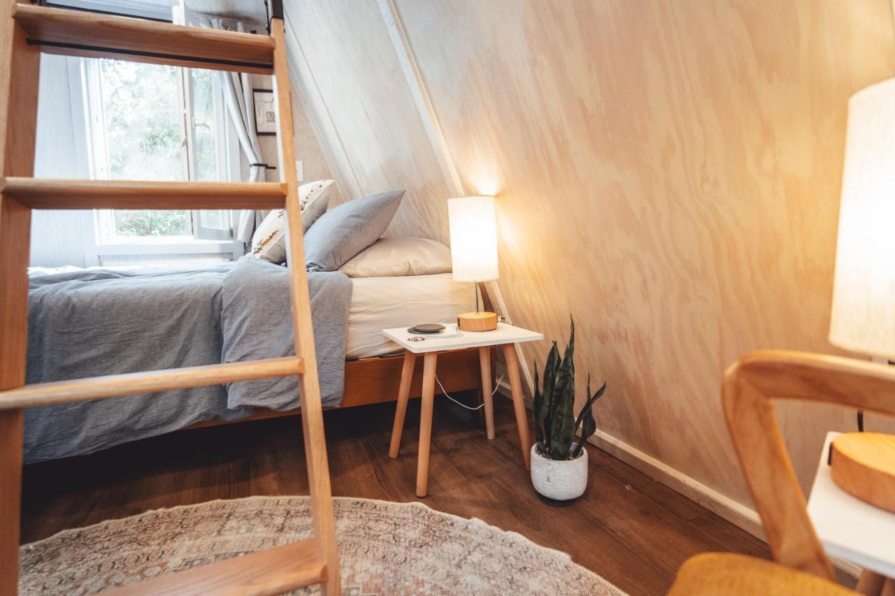 RockbridgeBlue Brambler Glamping A-Frameアパートメント エクステリア 写真